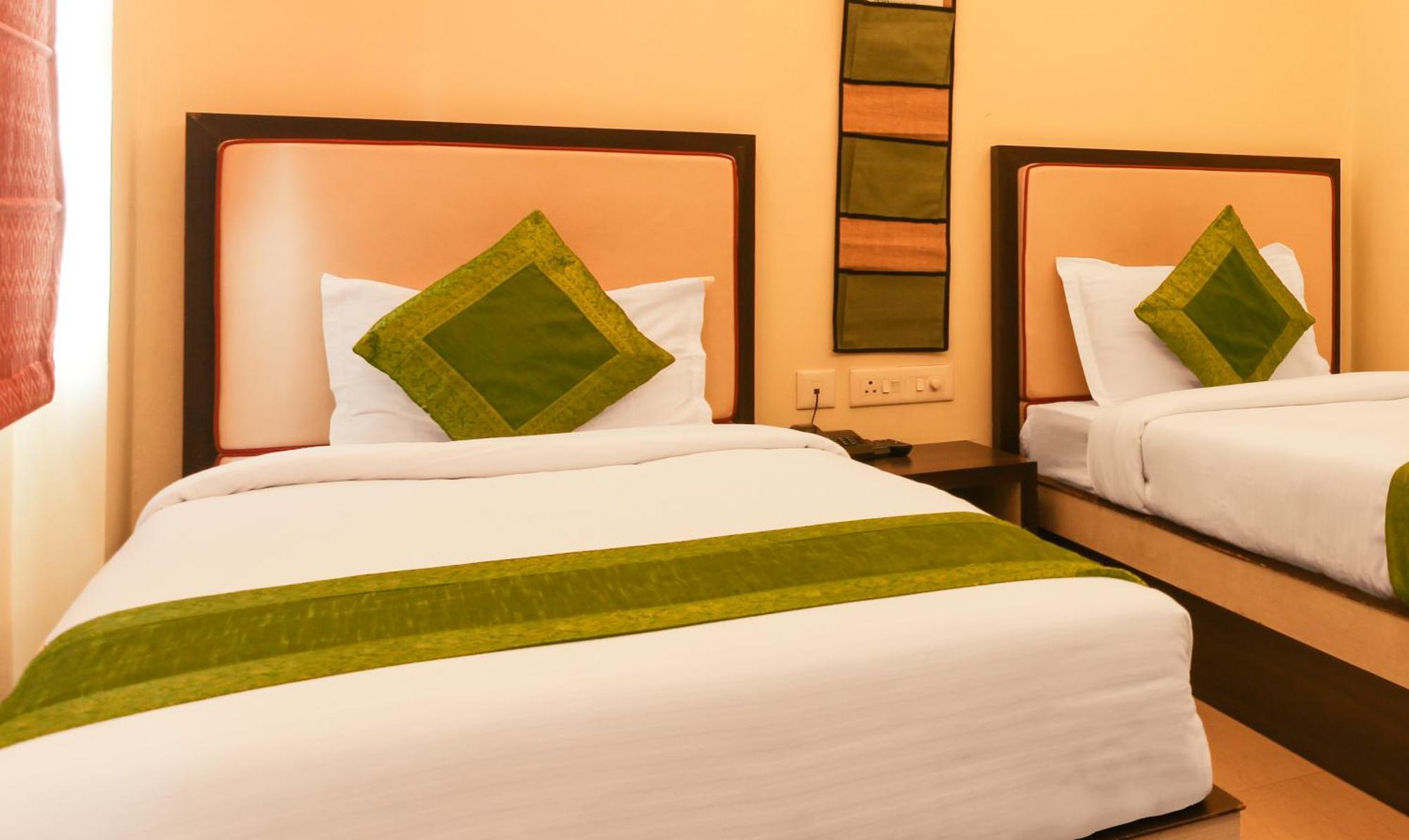 Hotel Janki International 3 Km From Kashi Vishwanath Temple Free Pickup From Railway Station バラナシ エクステリア 写真