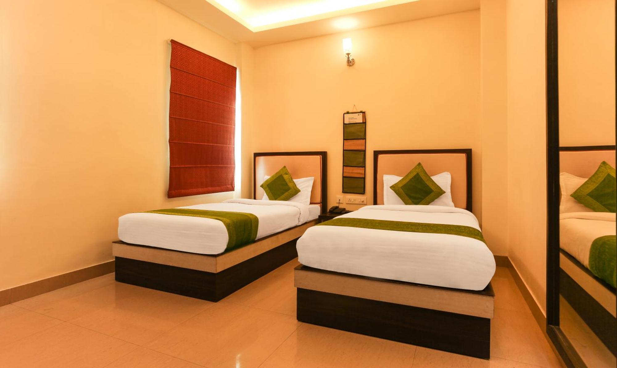 Hotel Janki International 3 Km From Kashi Vishwanath Temple Free Pickup From Railway Station バラナシ エクステリア 写真