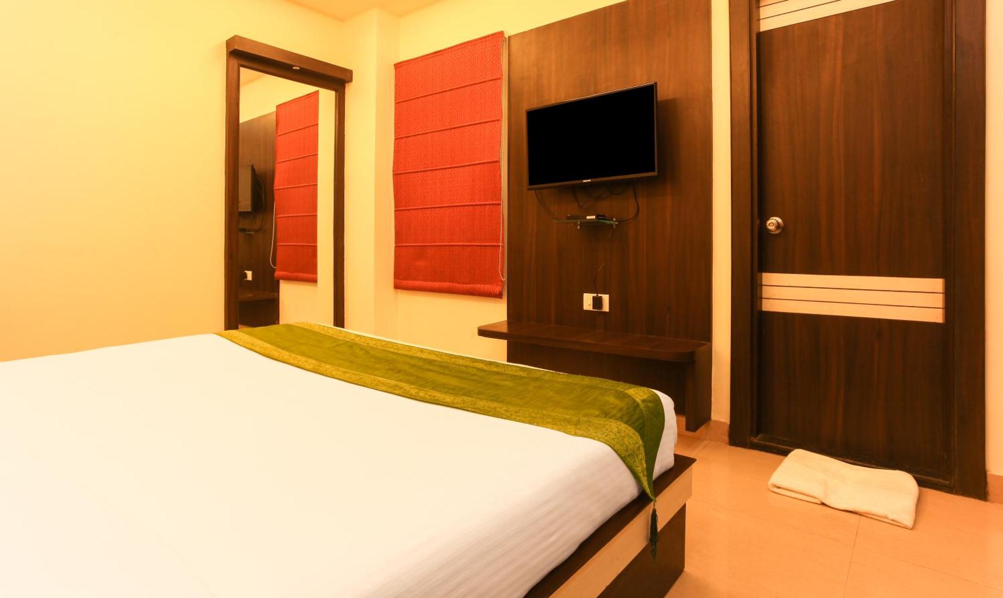 Hotel Janki International 3 Km From Kashi Vishwanath Temple Free Pickup From Railway Station バラナシ エクステリア 写真