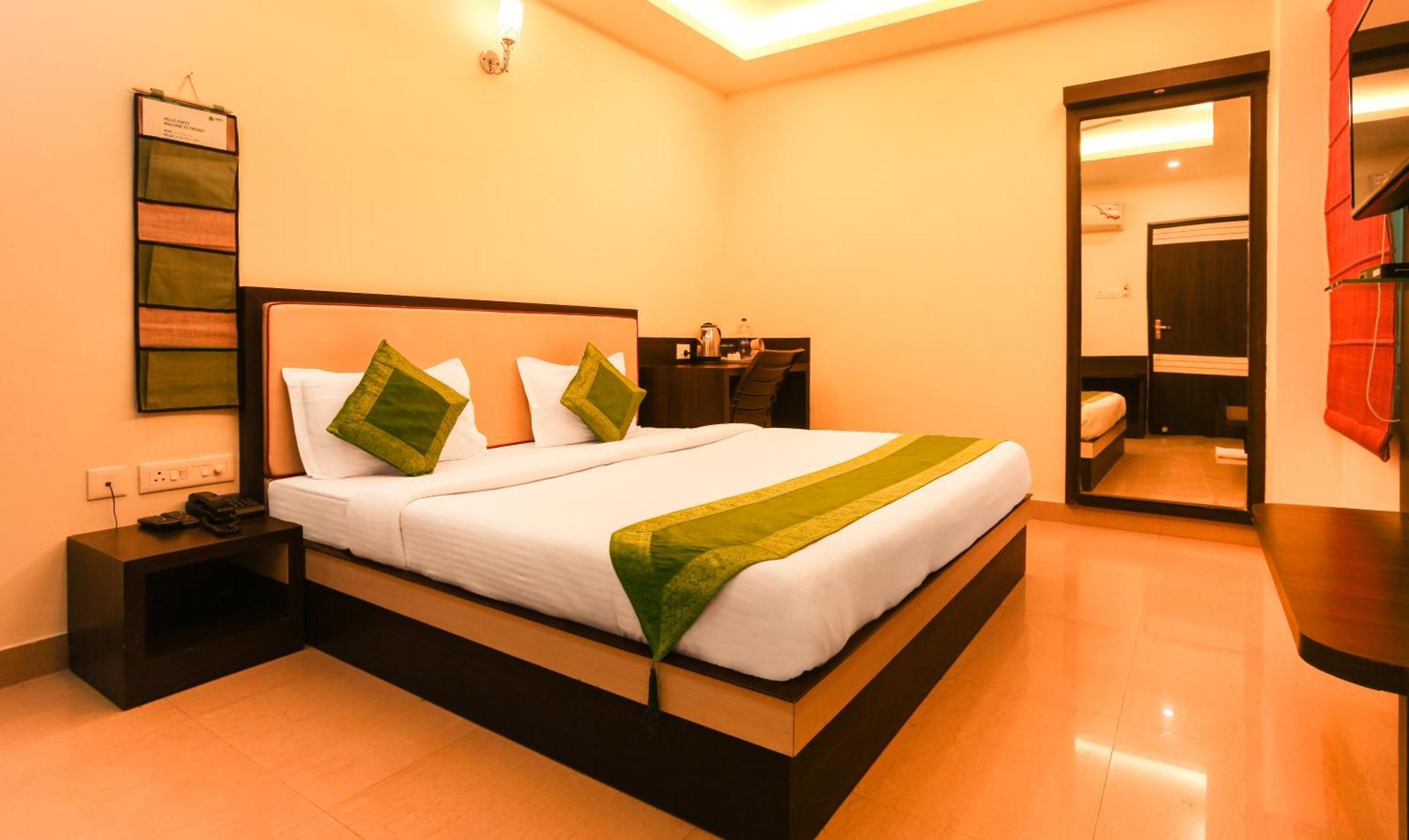 Hotel Janki International 3 Km From Kashi Vishwanath Temple Free Pickup From Railway Station バラナシ エクステリア 写真
