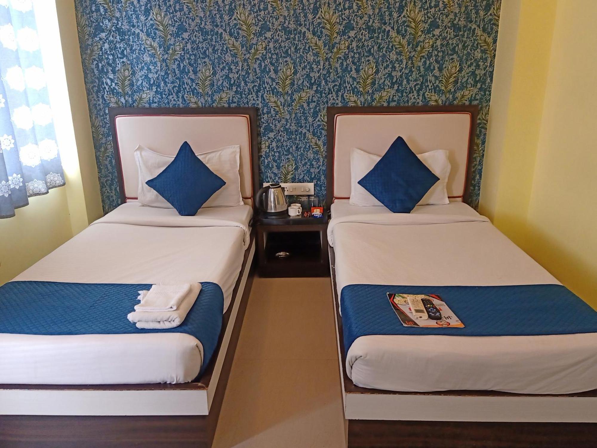 Hotel Janki International 3 Km From Kashi Vishwanath Temple Free Pickup From Railway Station バラナシ エクステリア 写真