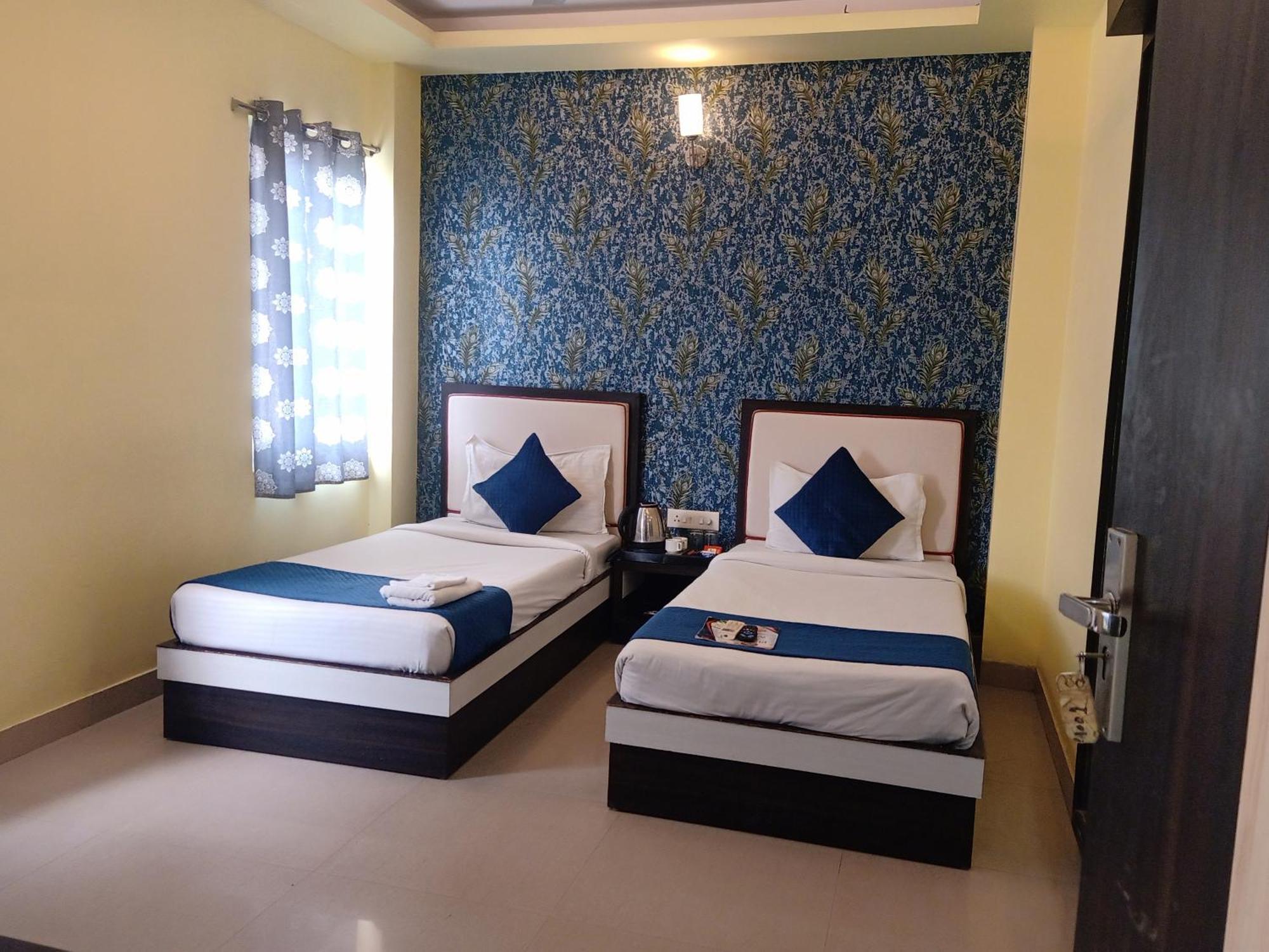 Hotel Janki International 3 Km From Kashi Vishwanath Temple Free Pickup From Railway Station バラナシ エクステリア 写真