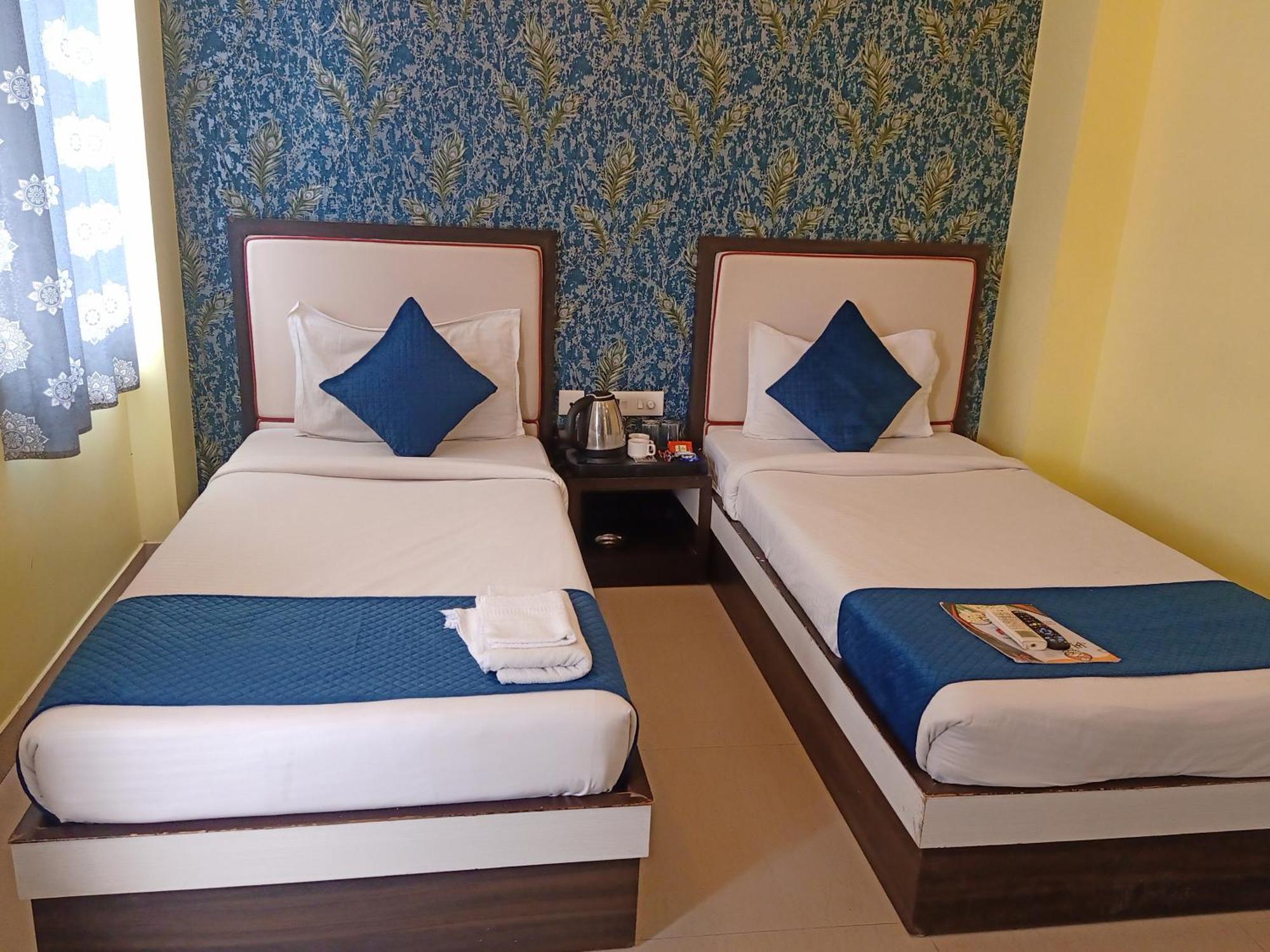 Hotel Janki International 3 Km From Kashi Vishwanath Temple Free Pickup From Railway Station バラナシ エクステリア 写真