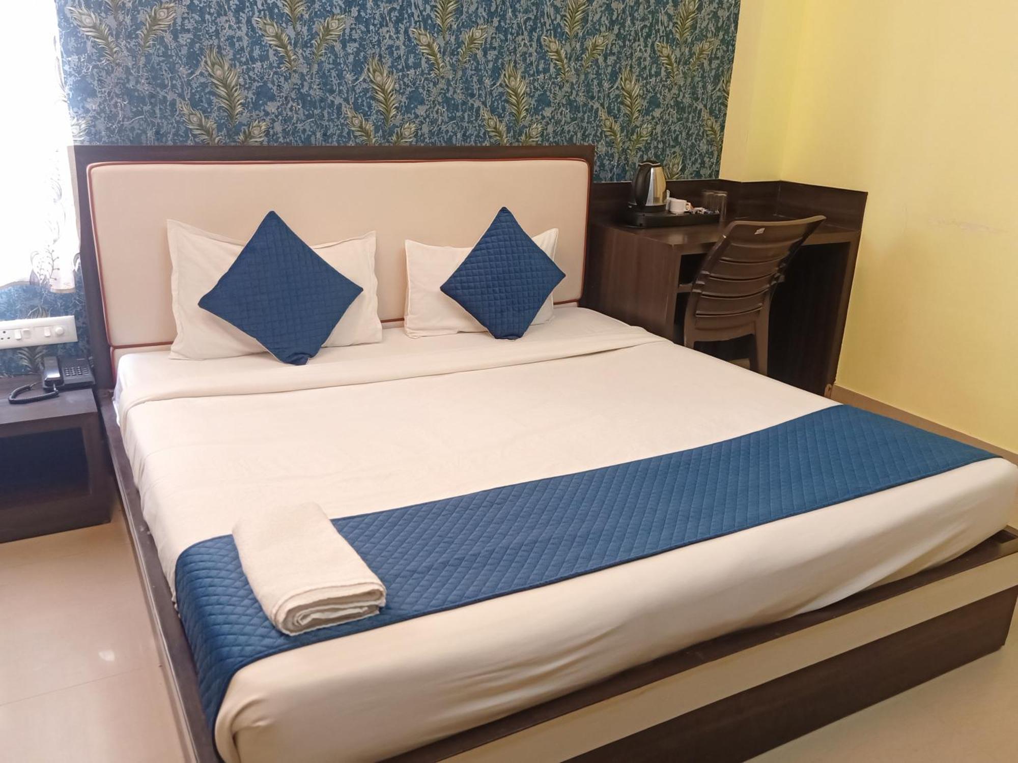 Hotel Janki International 3 Km From Kashi Vishwanath Temple Free Pickup From Railway Station バラナシ エクステリア 写真