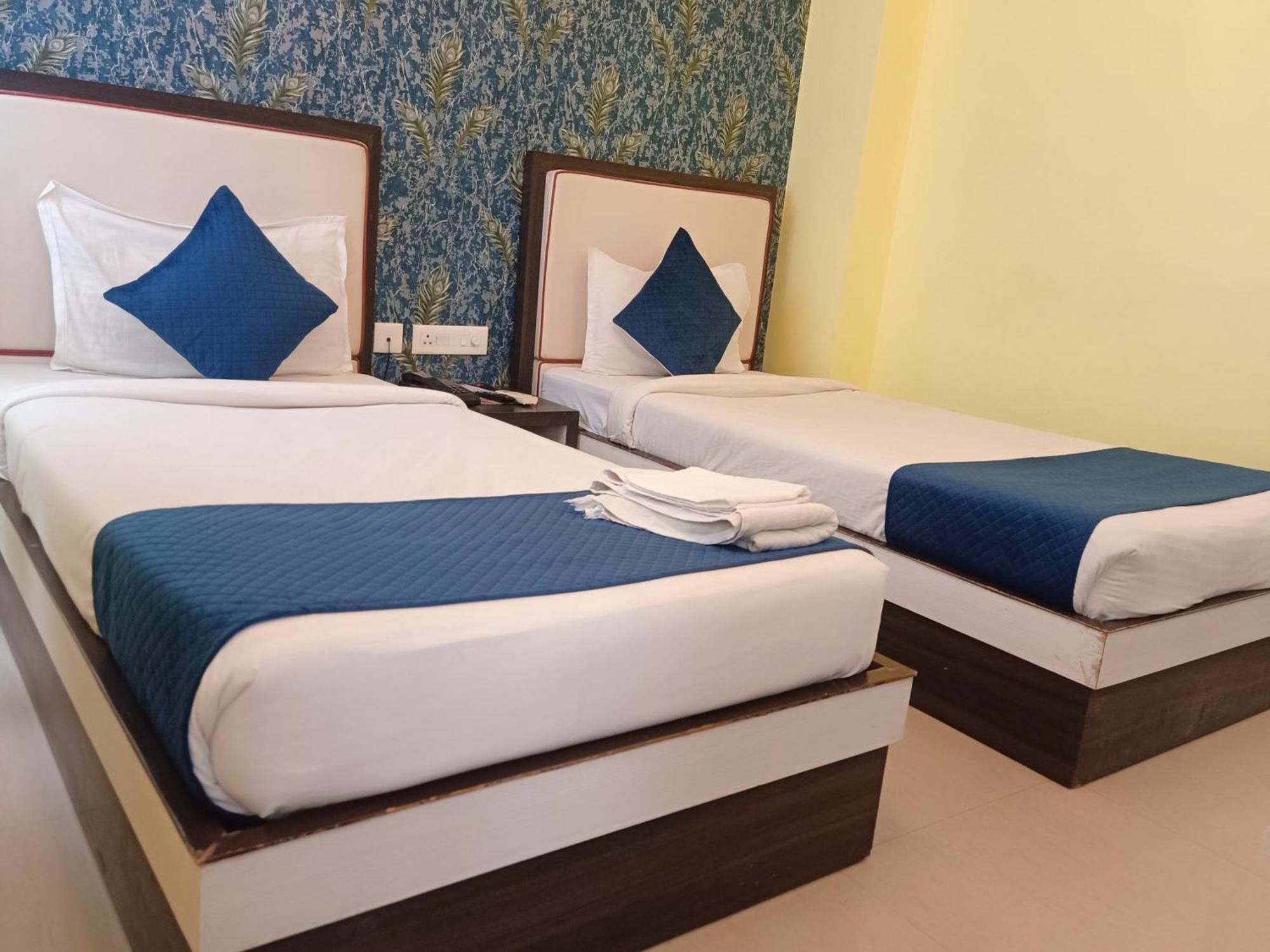 Hotel Janki International 3 Km From Kashi Vishwanath Temple Free Pickup From Railway Station バラナシ エクステリア 写真