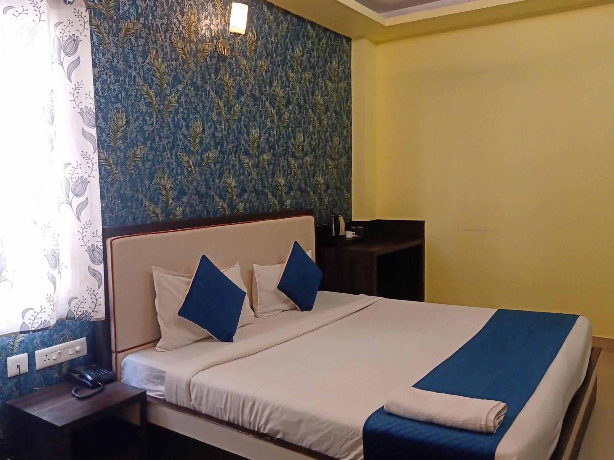 Hotel Janki International 3 Km From Kashi Vishwanath Temple Free Pickup From Railway Station バラナシ エクステリア 写真